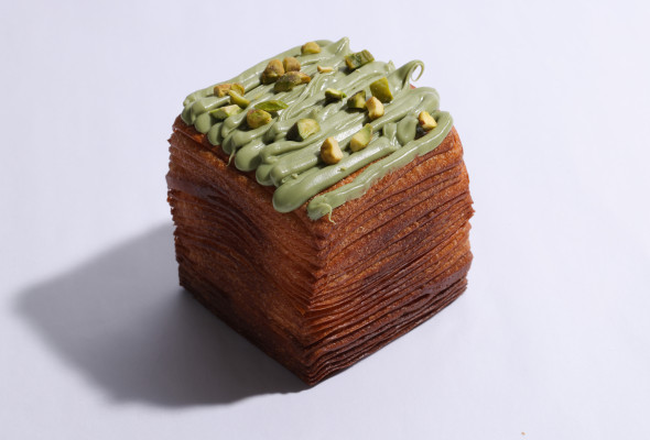 cube croissant - emily in paris boulangerie moderne riyadh