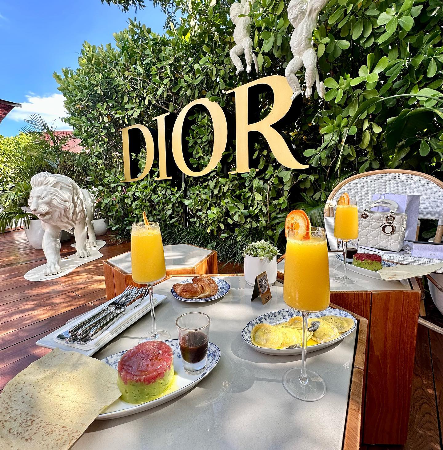 dior riyadh cafe exhibition