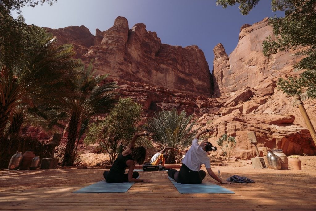 أفضل أماكن الإقامة وأرقى المطاعم في العلا لتجربة لا تُنسى خلال مهرجان العُلا للاستجمام والاسترخاء